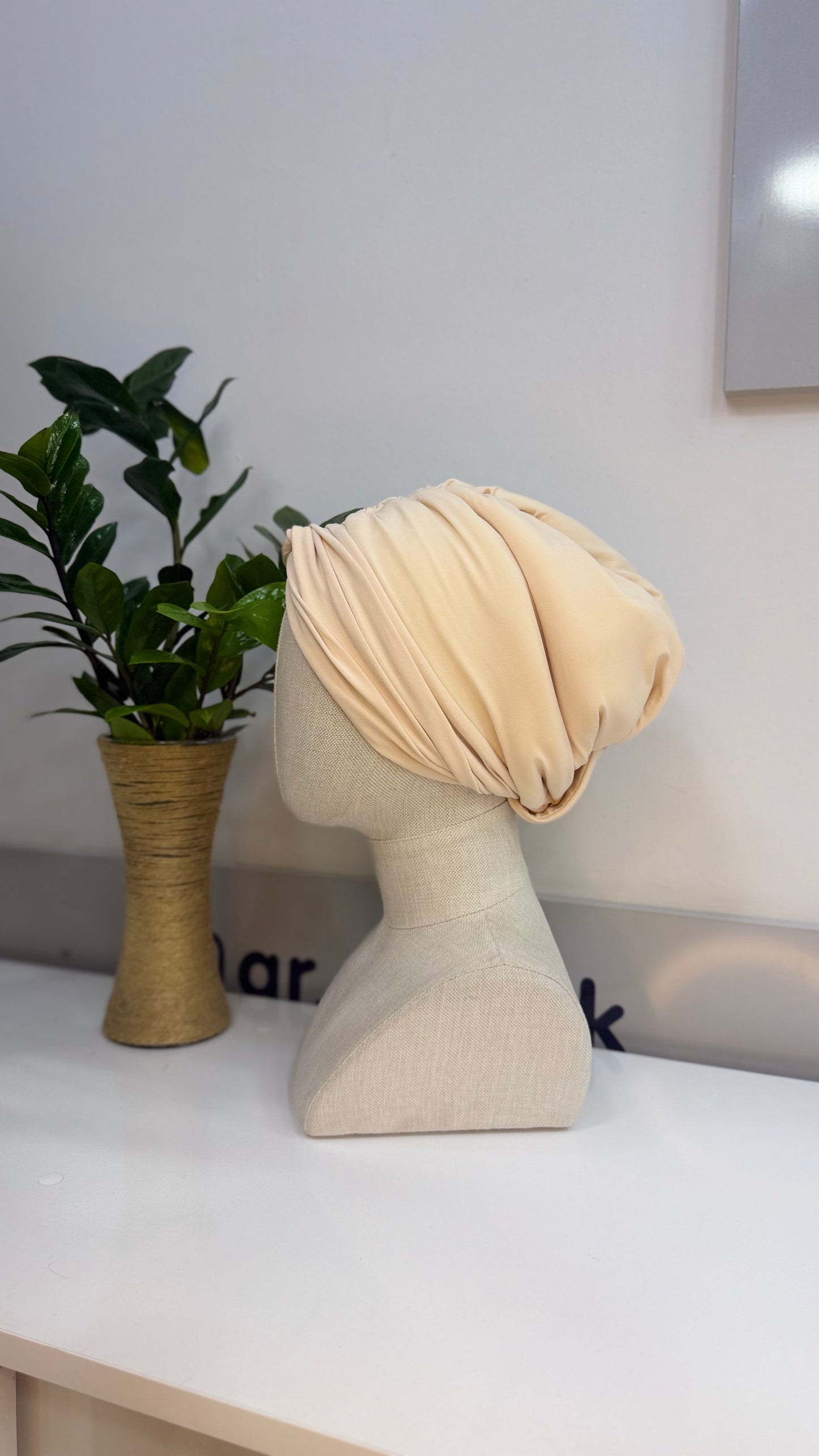 Açık bej Dolgulu Düğüm Bone